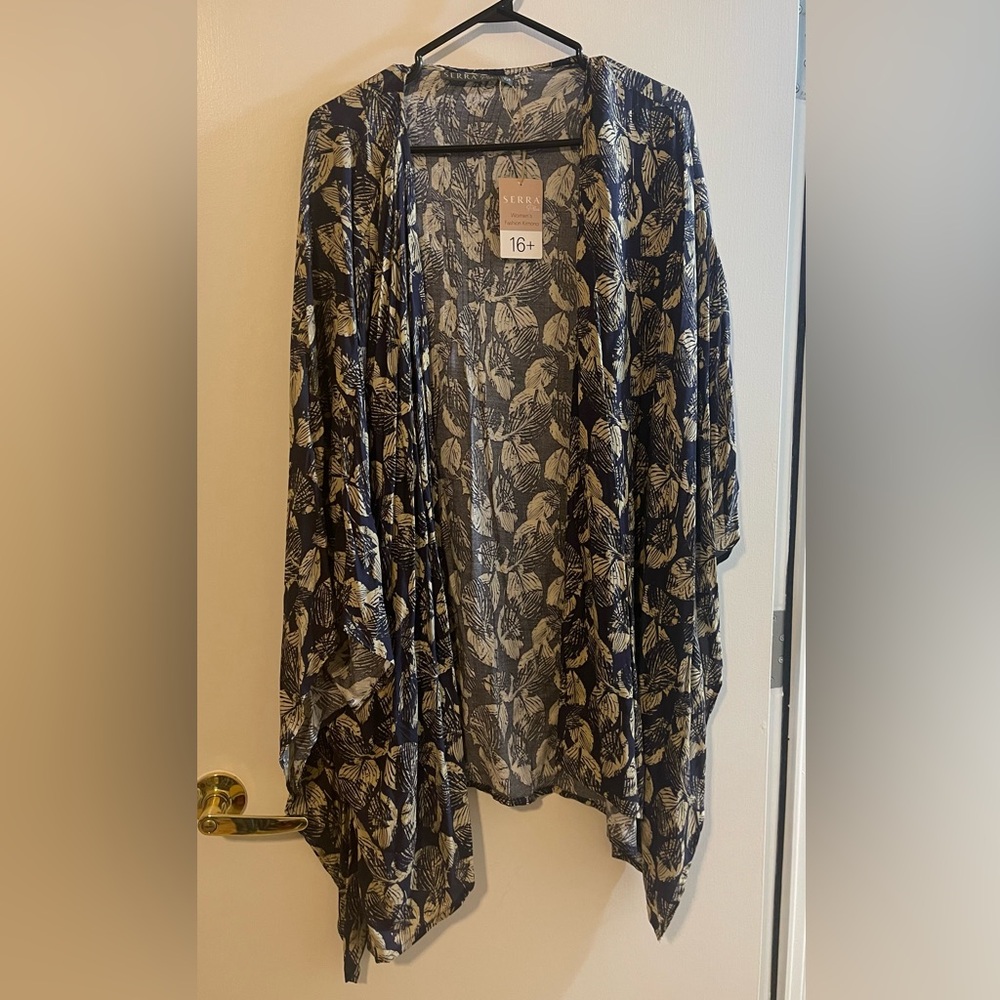 Serra Navy and Beige Leaf Pattern Kimono